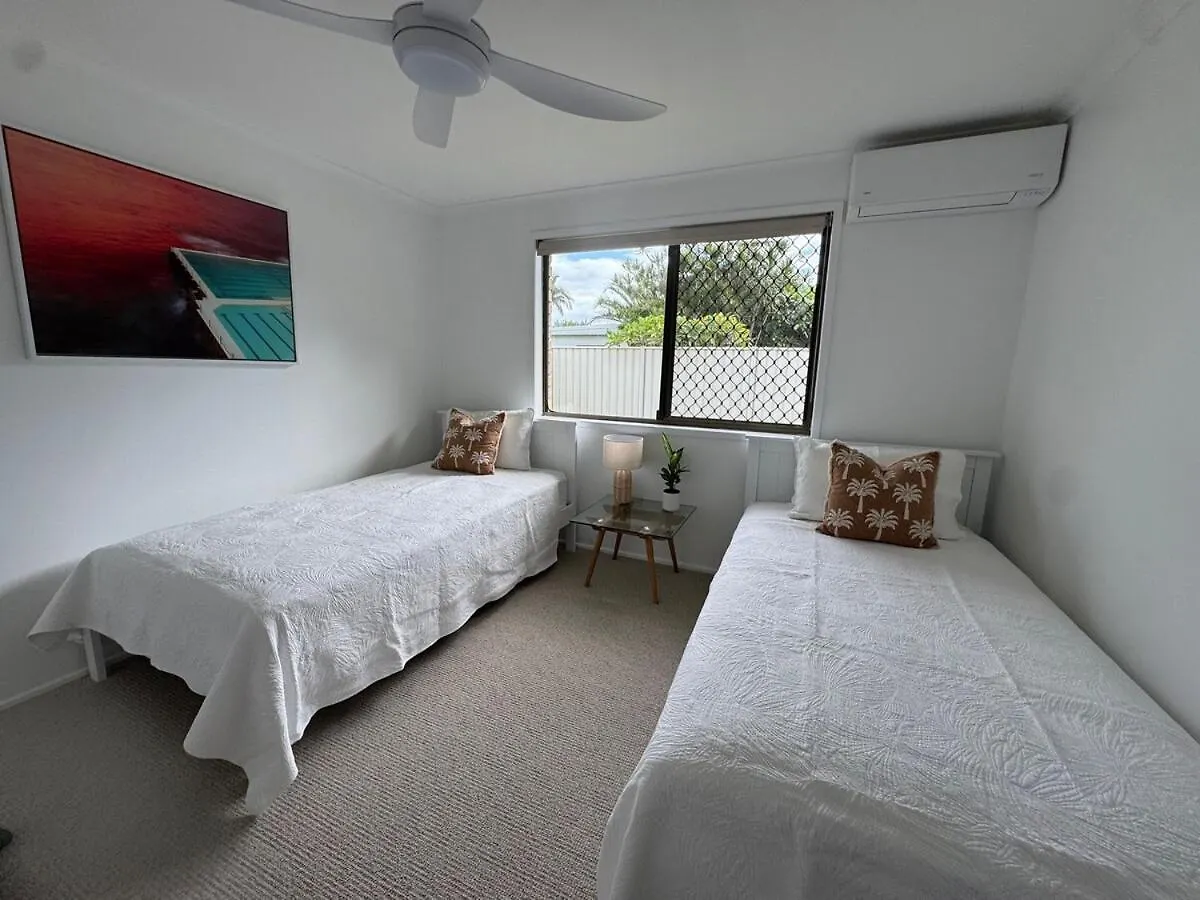 Orana #2 Buddina Duplex